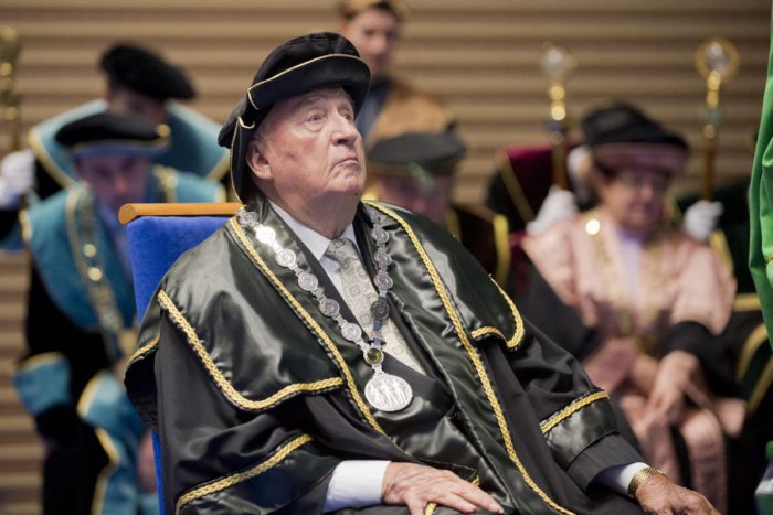 Ilustračný obrázok k článku Exprezidenta Michala Kováča hospitalizovali v nemocnici