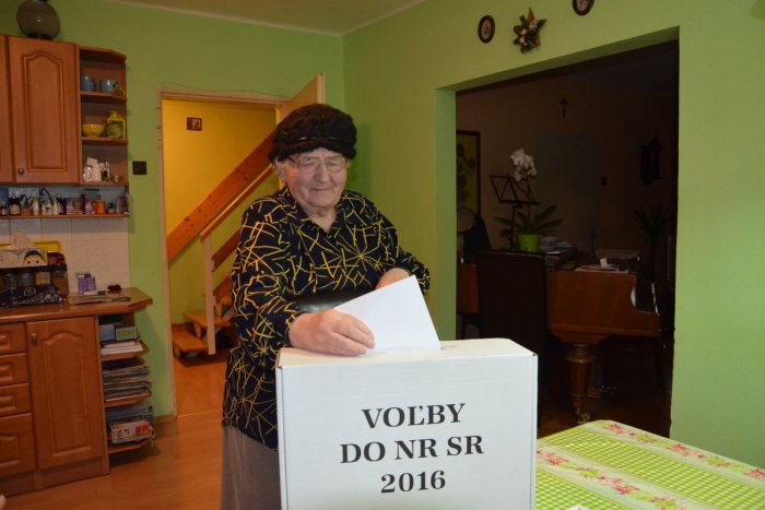 Ilustračný obrázok k článku O prenosnú urnu nebol záujem: Nikto z imobilných dôchodcov domova Senium o ňu nepožiadal