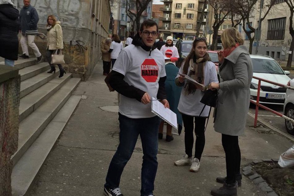 Ilustračný obrázok k článku Bratislavčania hazard nechcú: Tisíce ľudí sa podpísalo pod jeho zákaz