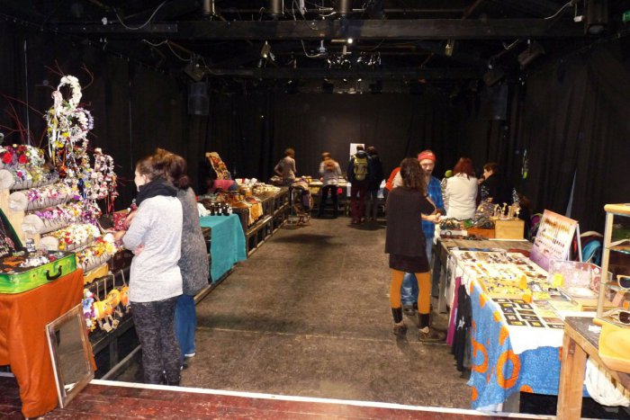 Ilustračný obrázok k článku Fotoreportáž zo Záhrady: Bystričanov lákajú ručne vyrábané vecičky, ale aj voľby