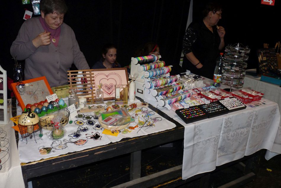 Ilustračný obrázok k článku Obľúbená akcia je späť. Zažite v Bystrici trh plný drobností a netradičných darčekov