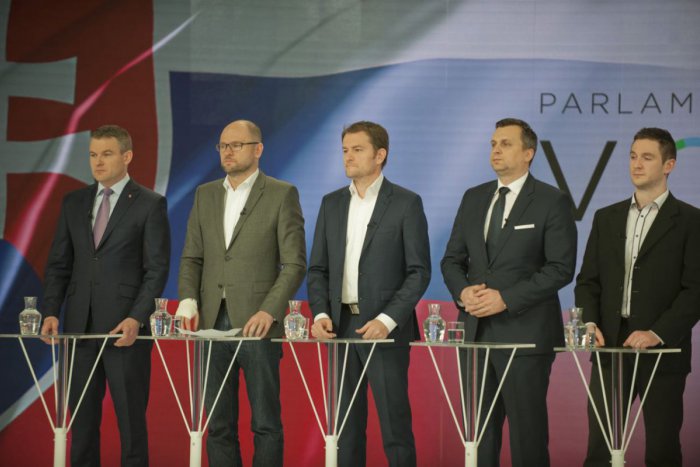 Ilustračný obrázok k článku SLEDUJEME ONLINE: Hrozí Slovensku "skupinové" manželstvo?