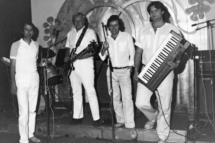 Ilustračný obrázok k článku Ako sme sa kedysi v Spišskej zabávali na čajoch o piatej: EXKLUZÍVNY materiál, ktorý si je škoda nechať ujsť