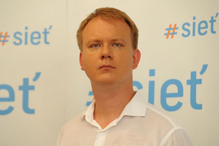 Ilustračný obrázok k článku Podpredseda #Siete Miroslav Beblavý sa vzdal funkcie: Vraví o strate dôvery v predsedu Procházku