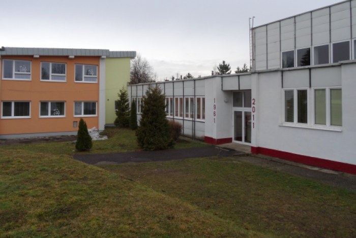 Ilustračný obrázok k článku Mikuláš chce získať peniaze na vybavenie dvoch telocviční: O ktoré školy ide?