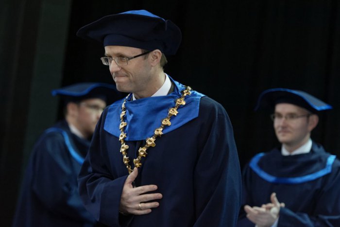 Ilustračný obrázok k článku Druhá najlepšia filozofická fakulta na Slovensku inaugurovala nového dekana