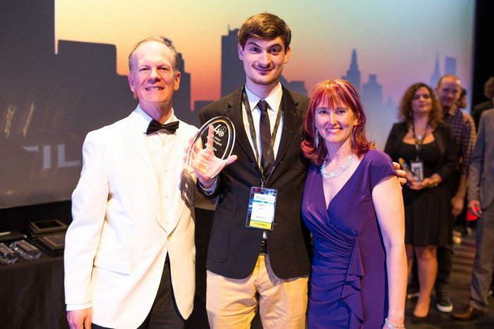 Ilustračný obrázok k článku Vnuk Karola Spišáka žne úspechy: Samuel sa so svojím filmom zúčastní festivalu v Cannes