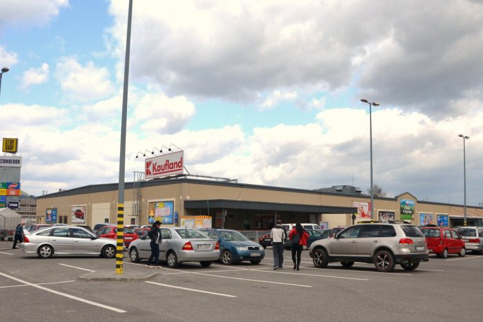 Ilustračný obrázok k článku Po dlhej dobe sa do Ružomberka vrátili „rumunskí invalidi": Tri ženy hrali hluchonemé