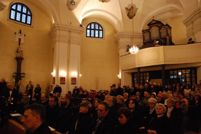 Ilustračný obrázok k článku Divákom v Dúbravke bol kostol primalý