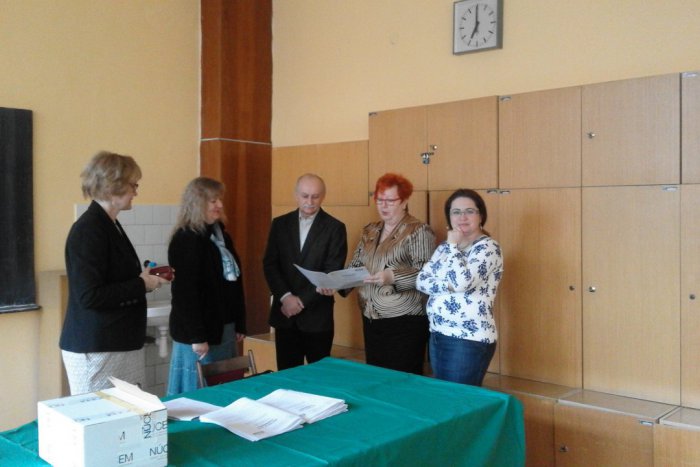 Ilustračný obrázok k článku Maturity odštartovali: TAKTO prebieha skúška dospelosti na známej martinskej škole