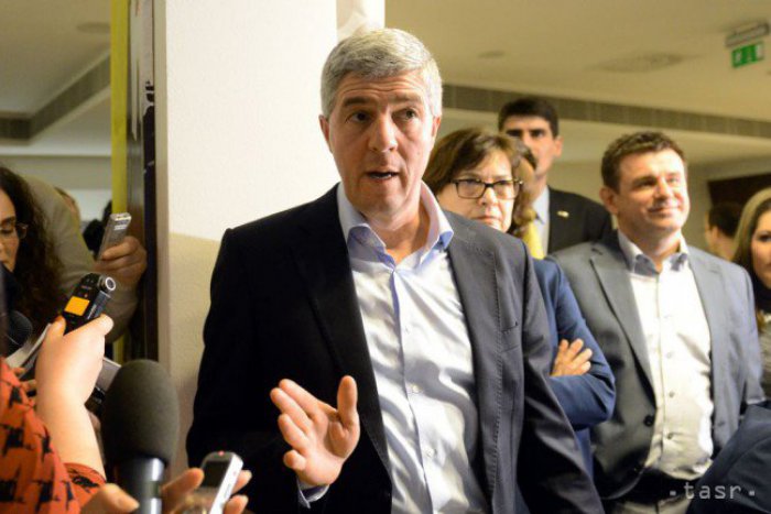 Ilustračný obrázok k článku Béla Bugár: Okrem Zsolta Simona neodíde z klubu Mosta-Híd nikto