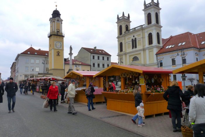 Ilustračný obrázok k článku Pochutnajte si na veľkonočných trhoch v Bystrici: 5 špecialít, ktoré nás zaujali najviac