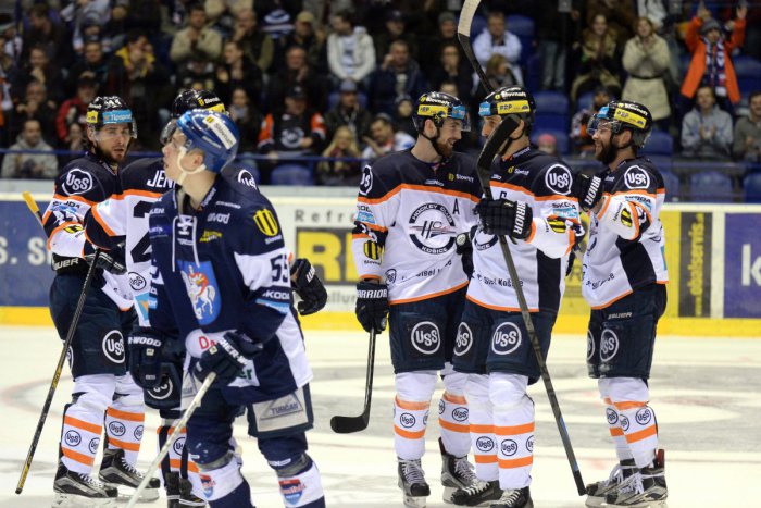 Ilustračný obrázok k článku Semifinálový úspech v Košiciach: Hokejisti si poradili s Martinom, napodobnili ich basketbalisti