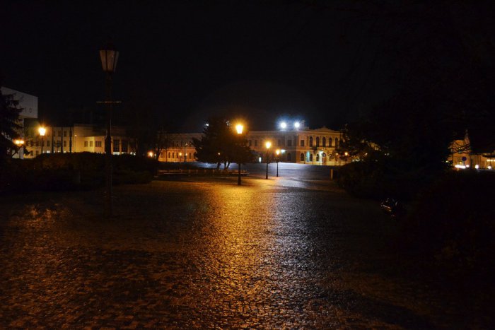 Ilustračný obrázok k článku Nitra podporí celosvetový projekt: Dominanty mesta zahalí tma