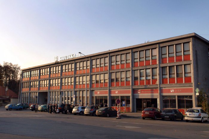 Ilustračný obrázok k článku Známa bystrická budova v prúde času: Po niekdajšej fabrike Slovenky zostal iba skelet, ticho okolo nej je už 5 rokov