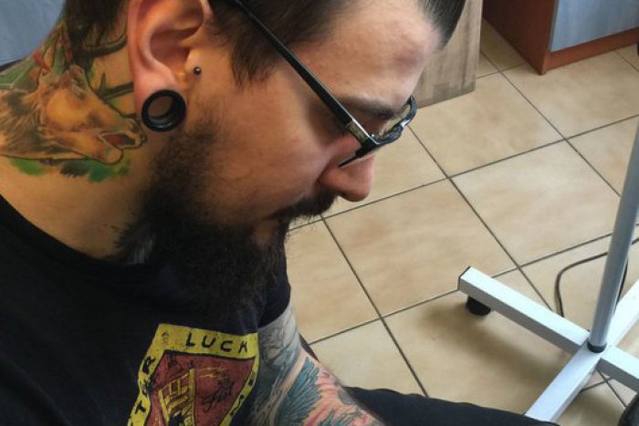 Ilustračný obrázok k článku Tatér Miro z Martina: Od tetovačiek zo žuvačky k vlastnému štúdiu