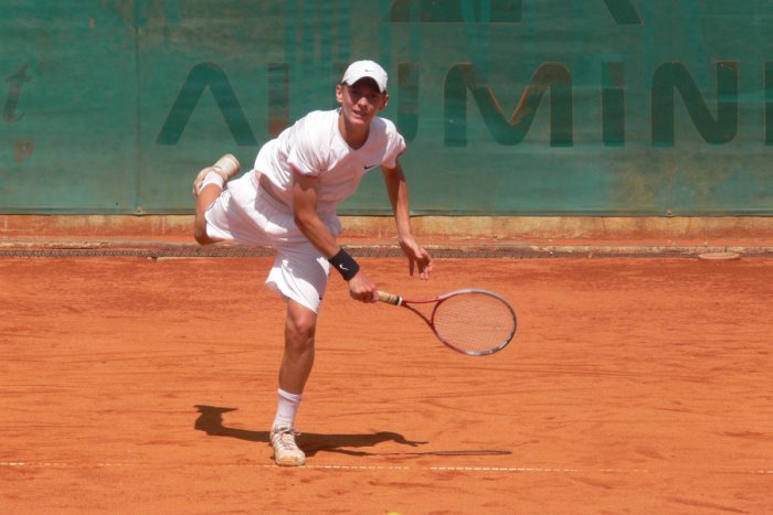 Ilustračný obrázok k článku Kurty sa stali jeho druhým domovom: Lukáš (18) zo Spišskej sa už po rokoch driny má čím pochváliť