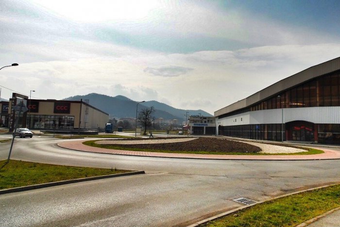 Ilustračný obrázok k článku Desaťtisíce kvetov. Humenné na dvakrát ožije všakovakými farbami