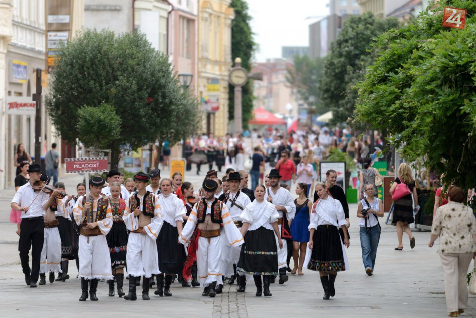 Ilustračný obrázok k článku Akademická Nitra oslávi tento rok 40 rokov: Jubilejný ročník bude hostiť špičkové folklórne súbory zo Slovenska i zahraničia