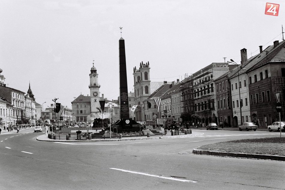 Ilustračný obrázok k článku Spomínate si na bystrické námestie ešte pred rekonštrukciou? FOTKY, ktoré by bola škoda nevidieť