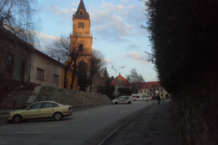 Ilustračný obrázok k článku V Hlohovci treba rátať s obchádzkou: Na námestí bude uzávierka