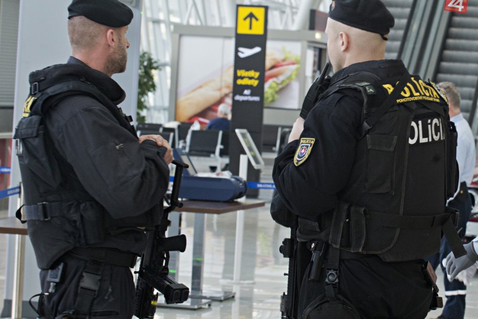 Ilustračný obrázok k článku Anonym oznámil, že pred polnocou na bratislavskom letisku vybuchne bomba