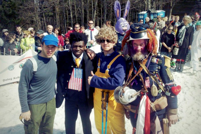 Ilustračný obrázok k článku Veľkonočné vajce s retro témou: Legendárny karneval sa vracia na Skalku