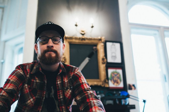 Ilustračný obrázok k článku Vyspovedali sme žilinského tatéra Petra (33): Rozhovor o prvých pokusoch, najväčších klišé aj najstaršom zákazníkovi