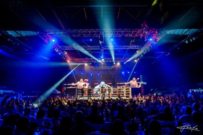 Ilustračný obrázok k článku Pod Dubňom sa chystá veľká bojová šou: Prenášať ju bude vyše 40 televízií sveta!