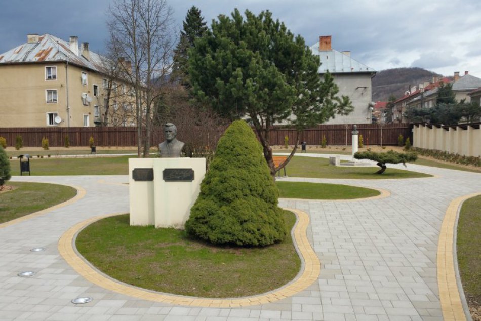 Ilustračný obrázok k článku Spoznajte najkrajšie dominanty Revúcej. Obľúbená potulka mestom pokračuje