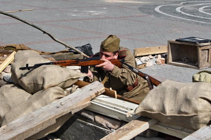 Ilustračný obrázok k článku Nové Zámky si uctia obete bombardovania novým pamätníkom: Takto bude vyzerať, FOTO vnútri