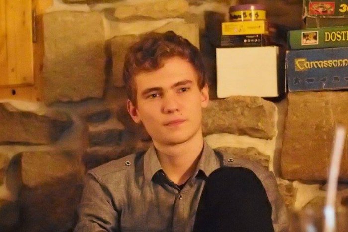 Ilustračný obrázok k článku Gymnazista zo Spišskej vytŕča z davu, riaditeľka školy tvrdí: Janko je prototyp všestranne talentovaného žiaka