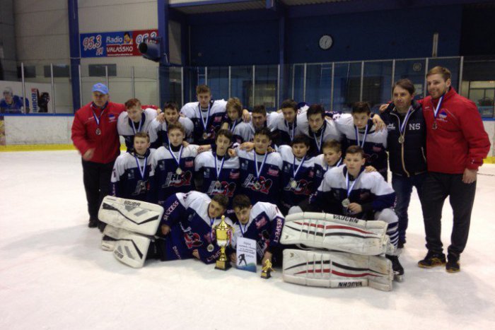 Ilustračný obrázok k článku Mladí hokejisti z Liptova úspešne reprezentovali svoje mesto: Na turnaji v Česku skončili až vo finále