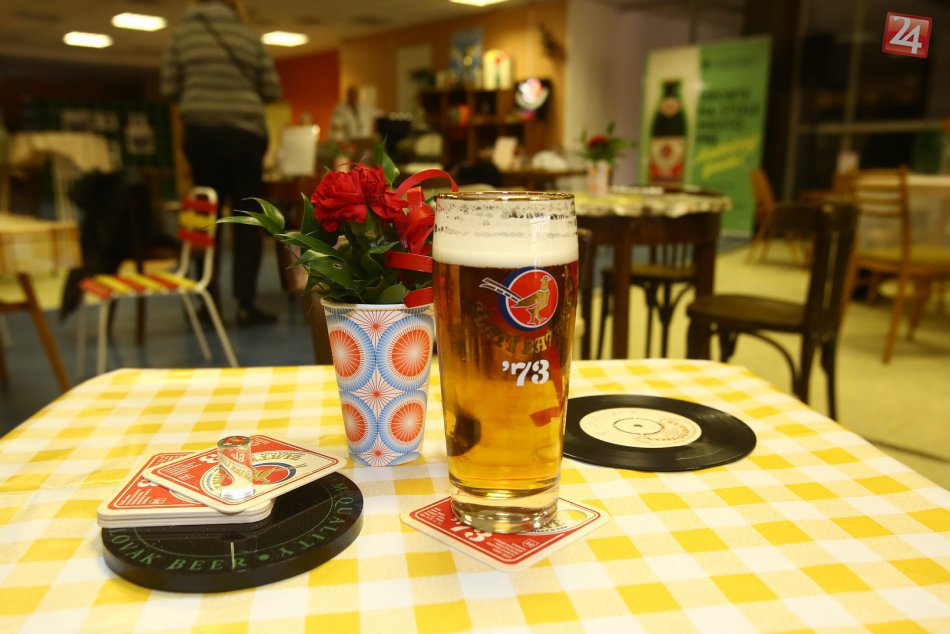 Ilustračný obrázok k článku Retro krčma v OD Dunaj vás vráti 40 rokov v čase. Ochutnať môžete pivo z roku 1973