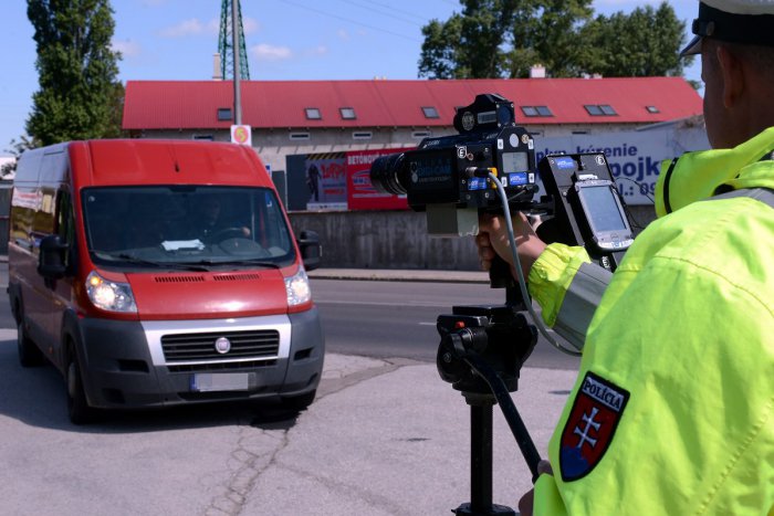 Ilustračný obrázok k článku ZOZNAM policajných hliadok v Revúcej a okolí. V týchto autách vyrazia na cesty