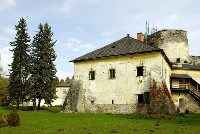 Ilustračný obrázok k článku Križovatka pri hrádockom hrade sa zrejme dočká zmeny: Čo presne sa chystá?