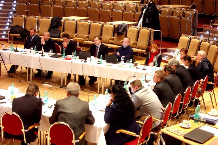 Ilustračný obrázok k článku Hlohovských poslancov čaká zasadnutie: Prehľad bodov, o ktorých budú rokovať