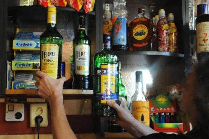 Ilustračný obrázok k článku Pokus mladých Zvolenčanov vo večierke: Predavačka skončila s morálnou pokutou FOTO