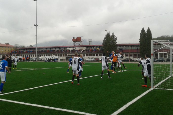 Ilustračný obrázok k článku Považská Bystrica dala Podmanínu štvorku: Derby sa hralo v skvelej atmosfére