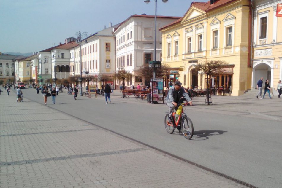 Ilustračný obrázok k článku Počasie ťahá cyklistov do ulíc. Pozor na pravidlá na námestí aj novinky, ktoré sa oplatí vedieť!