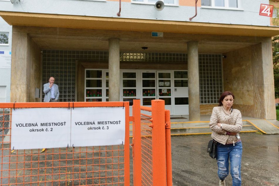 Ilustračný obrázok k článku Primátorské voľby v Zlatých Moravciach: Problémy od rána nezaznamenali