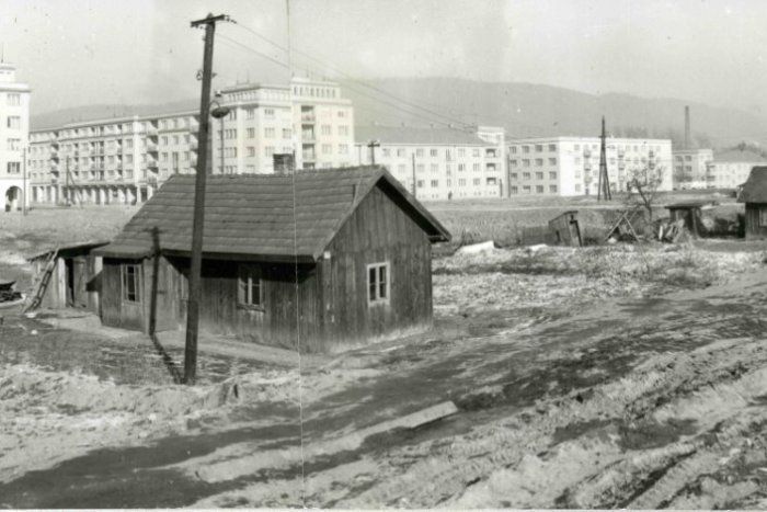 Ilustračný obrázok k článku Žilinský Bulvár je nám dobre známy: Spoznali by ste ale, ako to na mieste vyzeralo kedysi? FOTO