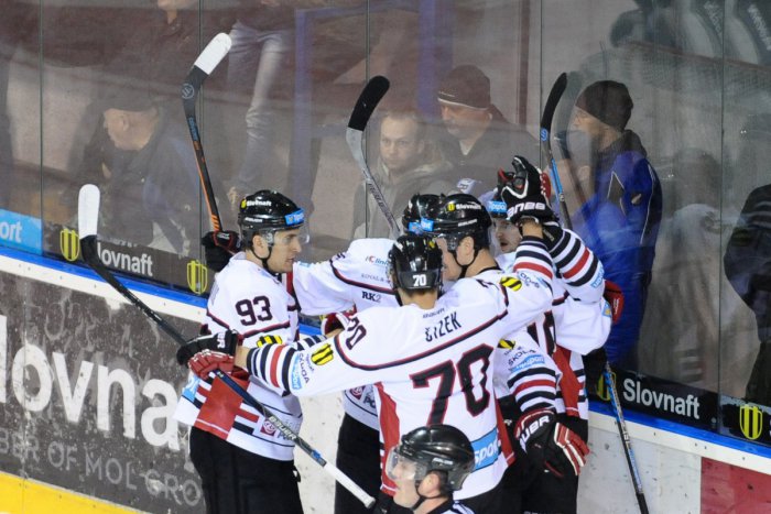 Ilustračný obrázok k článku Veľké hokejové finále Bystrice s Nitrou: Rozpis zápasov, v ktorých sa barani pobijú o titul!