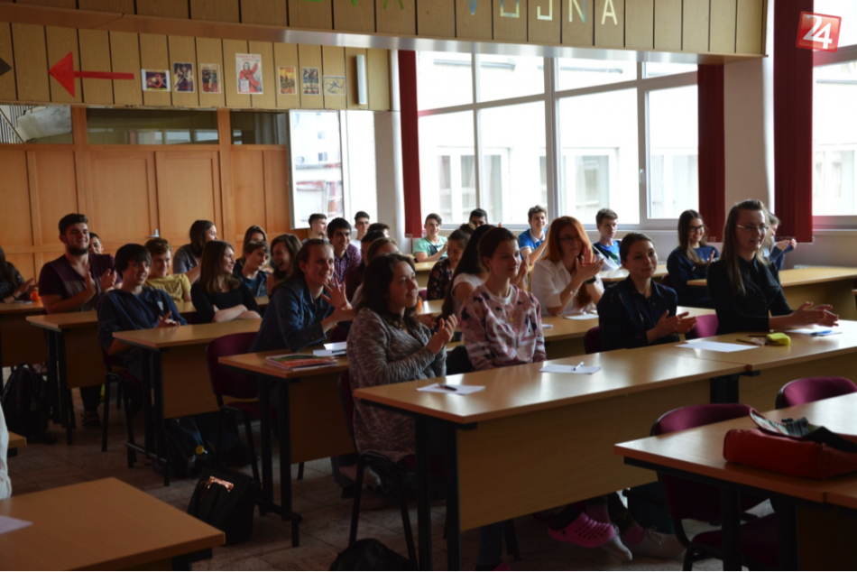 Ilustračný obrázok k článku Literáti na novom gympli. Vyrastú tam noví spisovatelia?