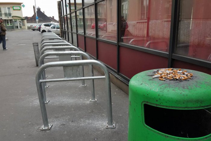 Ilustračný obrázok k článku Potemkiniáda? Na Hlavnej železničnej stanici pribudli cyklostojany, o ktorých vedia iba zasvätení