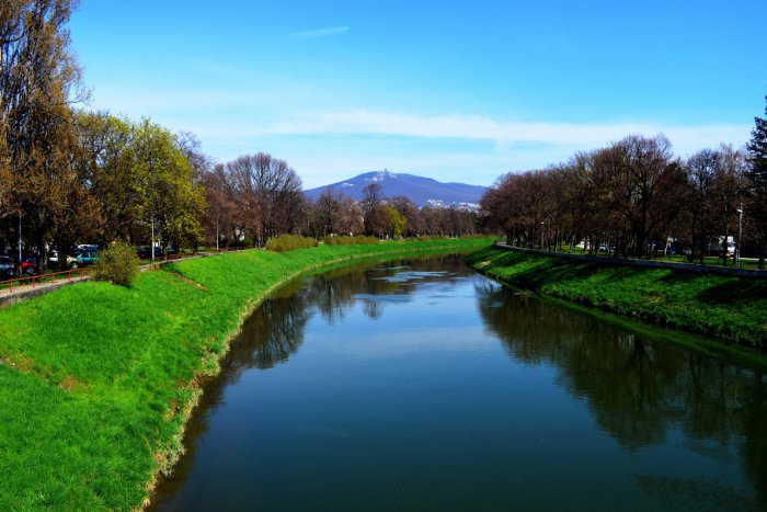 Ilustračný obrázok k článku Brehy rieky Nitra vyčistia: Priložiť ruku k dielu môžete aj vy