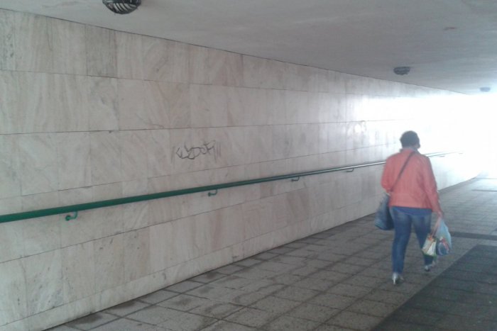 Ilustračný obrázok k článku Ničitelia opäť v akcii: Mestský podchod vydržal byť čistý len niekoľko hodín