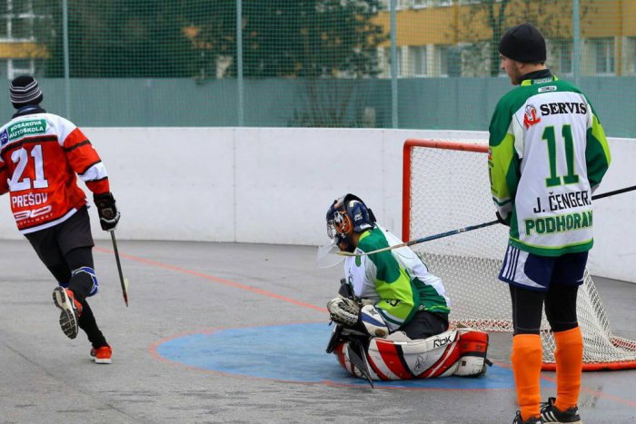 Ilustračný obrázok k článku Výsledky prešovskej Hokejbalovej ligy? Padli ďalšie debakle, jedno z mužstiev ťahá sériu 8 prehier!