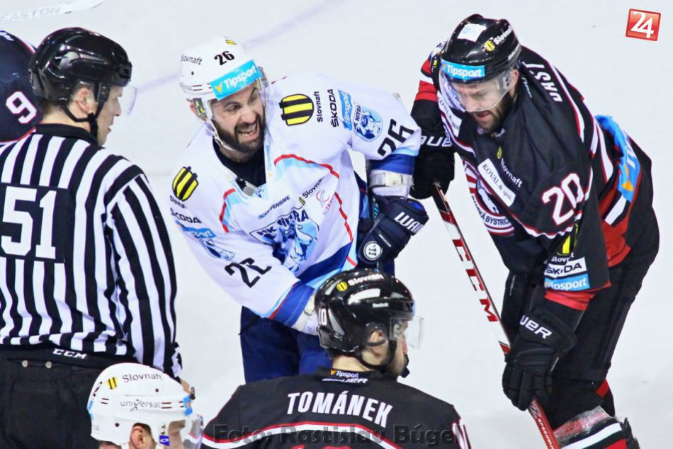 Ilustračný obrázok k článku Barani v druhom finálovom stretnutí: Na ľade Nitry opäť nedokázali uspieť FOTO