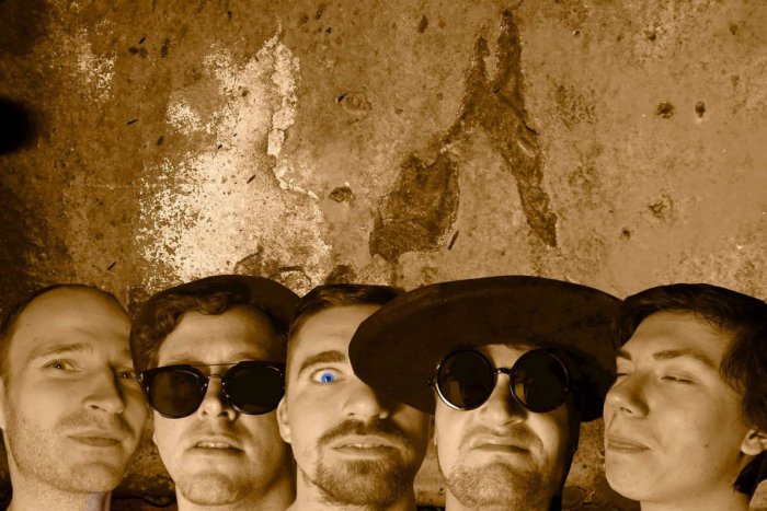 Ilustračný obrázok k článku Dramatické okamihy počas vystúpenia prešovskej kapely Big Cigars: Žena na ich koncerte začala horieť!